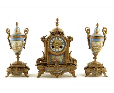 Antique French Mantel clock with Garniture