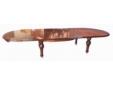 Large Victorian Mahogany Dining Table extends to 3,70 meters