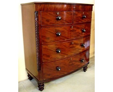 Antique Bowfront Victorian Mahogany Chest of Drawers